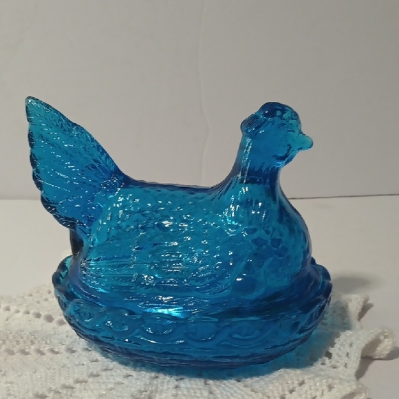 Vintage L E Smith Vibrant Blue Glass Hen on Nest Rare Color - Picture 3 of 7